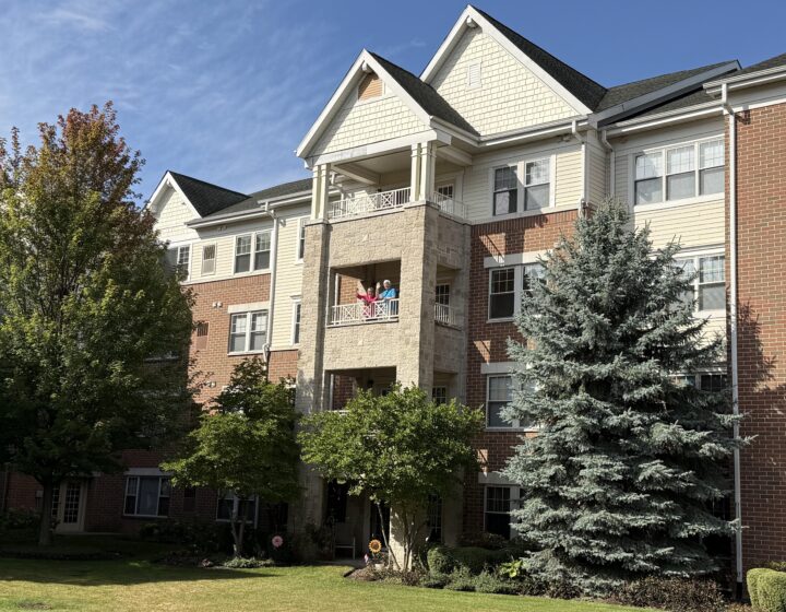 Waving exterior 1421